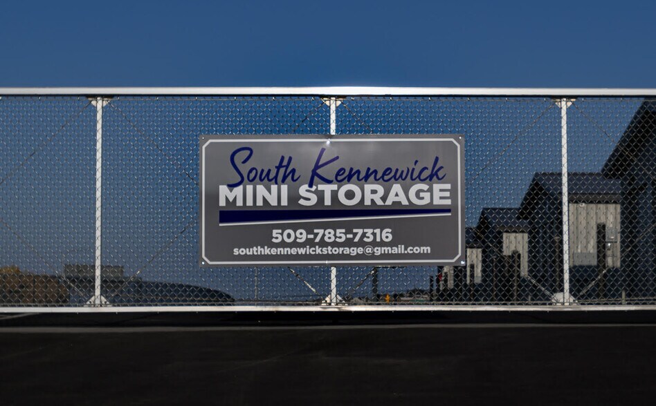 4621 Southridge Blvd, Kennewick, WA à vendre - Photo du bâtiment - Image 2 de 11