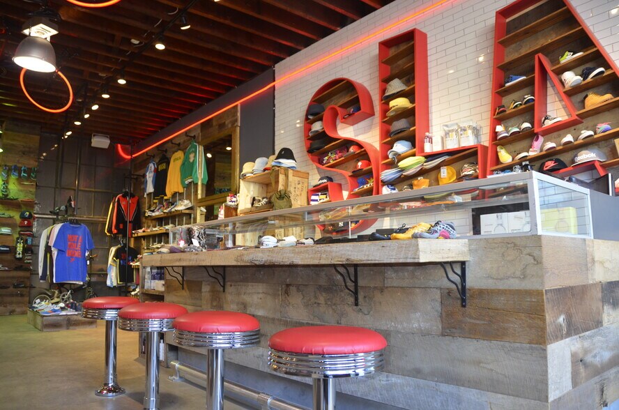 7364-7366 Melrose Ave, Los Angeles, CA à louer - Photo du bâtiment - Image 3 de 3