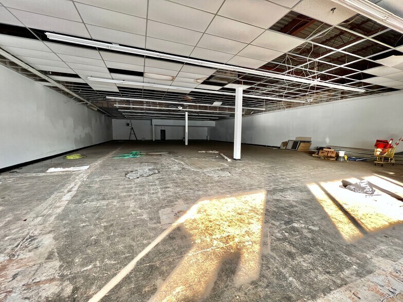 1101-1109 Main St, Peekskill, NY à louer - Photo du bâtiment - Image 2 de 18