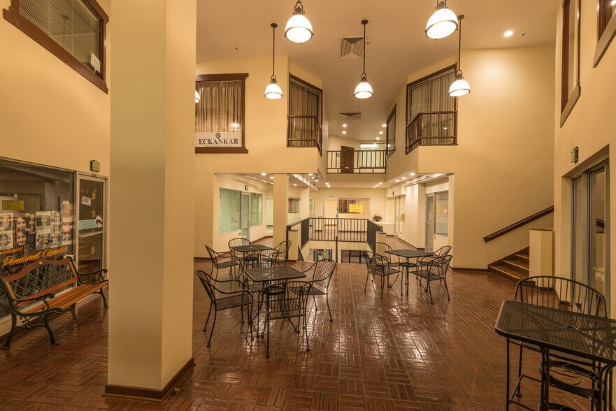 882-886 Lincoln Way, Auburn, CA à louer - Photo intérieure - Image 3 de 3