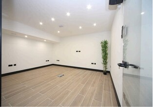 751 High Rd, London for lease Interior Photo- Image 2 of 6