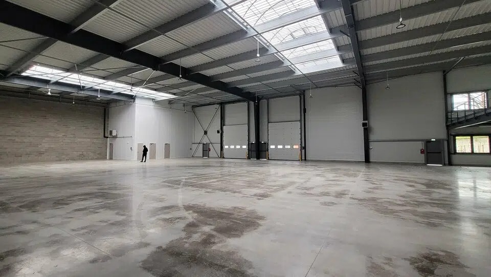 Flex in Le Petit-Quevilly for lease - Building Photo - Image 2 of 12