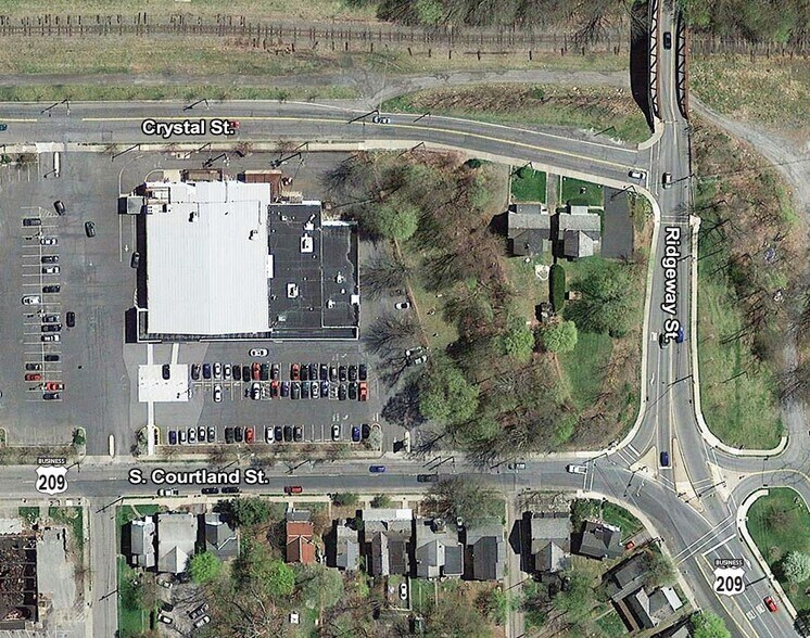 250-270 S Courtland St, East Stroudsburg, PA à louer - Aérien - Image 2 de 3