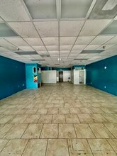 500 S Duncan Rd, Tavares, FL à louer Photo intérieure- Image 1 de 1