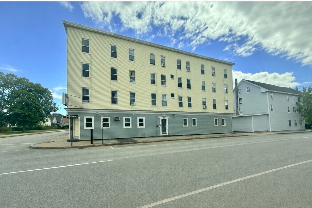 303 Pine St, Manchester, NH for lease Building Photo- Image 1 of 7