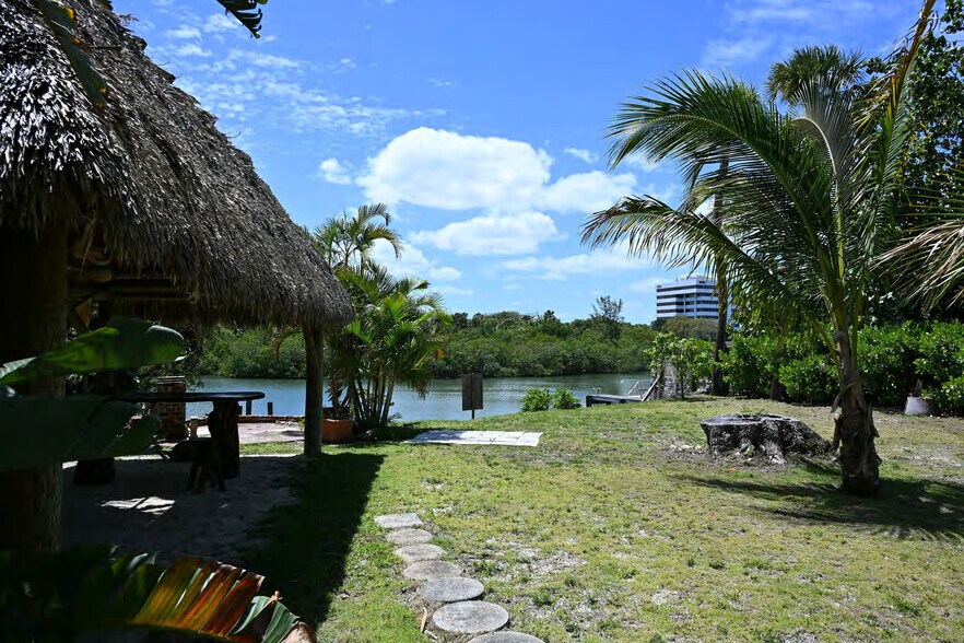 18019 N Highway A1A, Jupiter, FL à vendre - Photo du bâtiment - Image 2 de 16