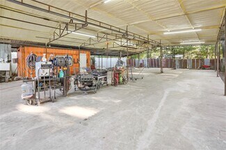Plus de détails pour 13338 Elderberry Ln, Houston, TX - Industriel à louer