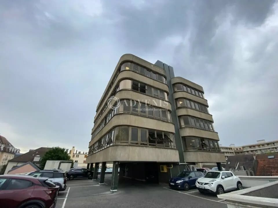 Office in Poissy for lease Building Photo- Image 1 of 13