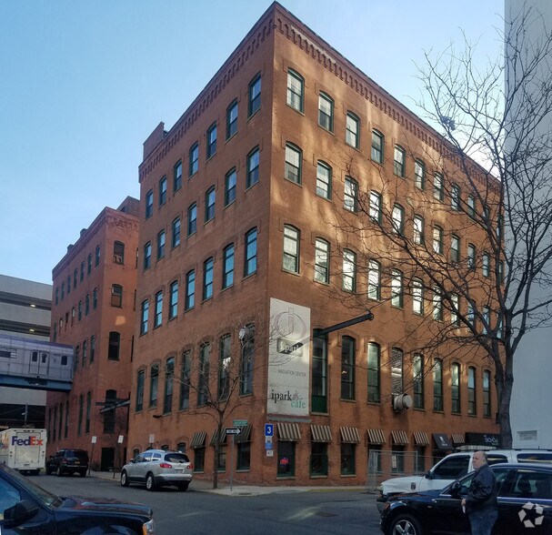 28 Wells Ave, Yonkers, NY for lease - Primary Photo - Image 2 of 9