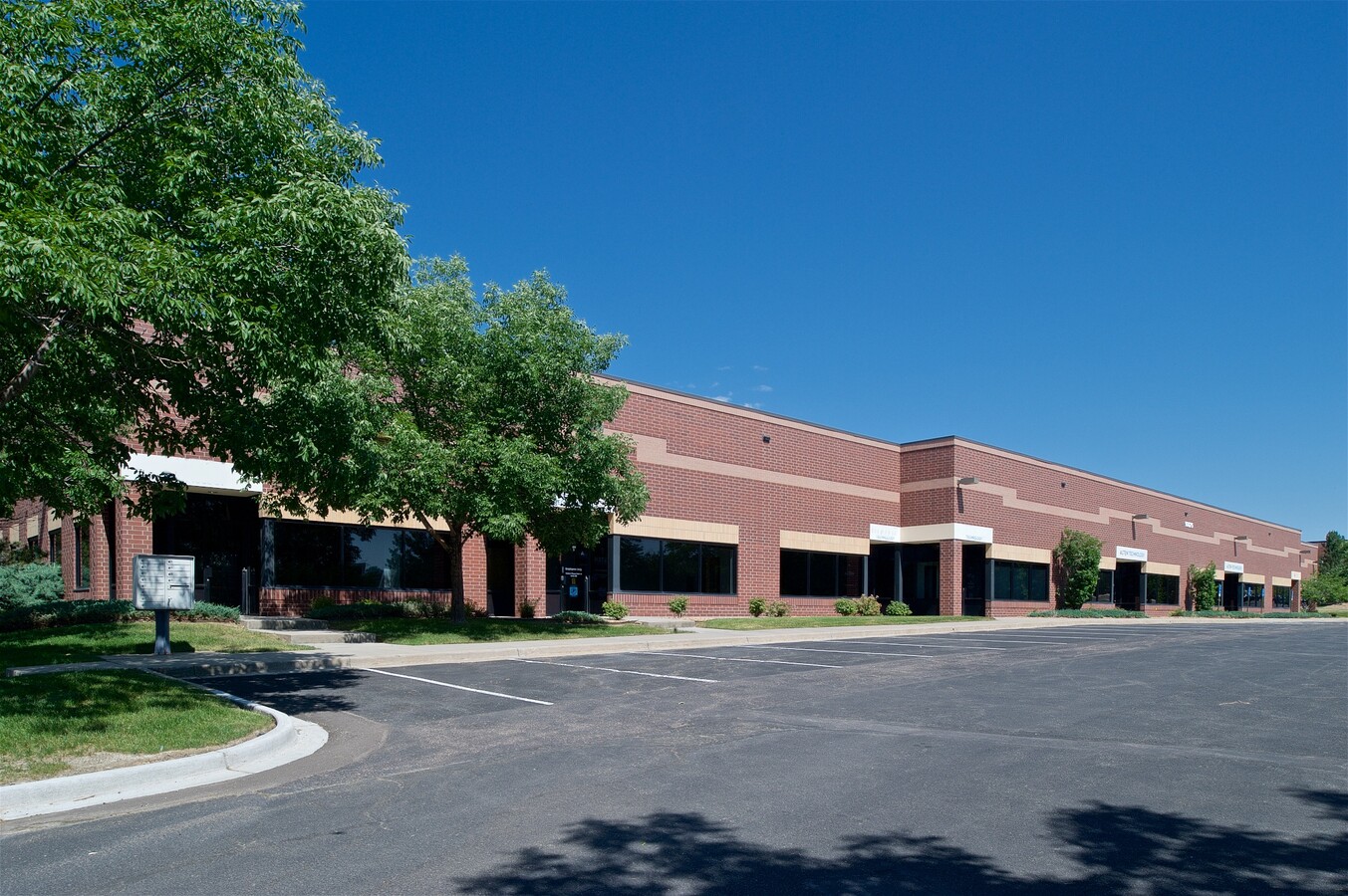 10875 Dover St, Westminster, CO 80021 - Unité 100/200 - - Photo intérieure - Image 2 of 8