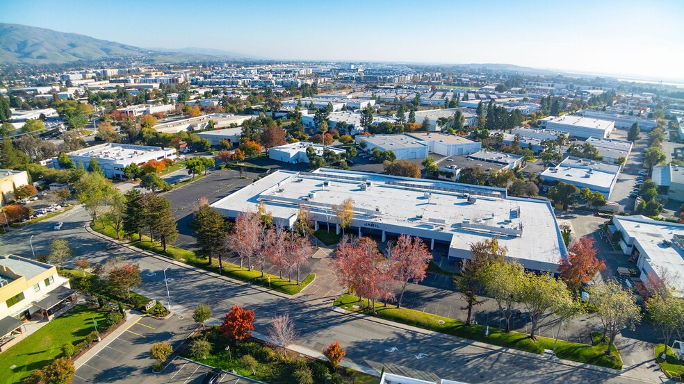 Tehonology Portfolio portfolio of 2 properties for sale on LoopNet.ca - Aerial - Image 2 of 6