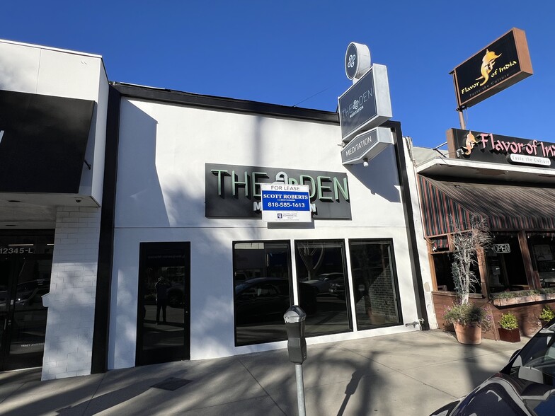 12323 Ventura Blvd, Studio City, CA for lease - Building Photo - Image 1 of 7
