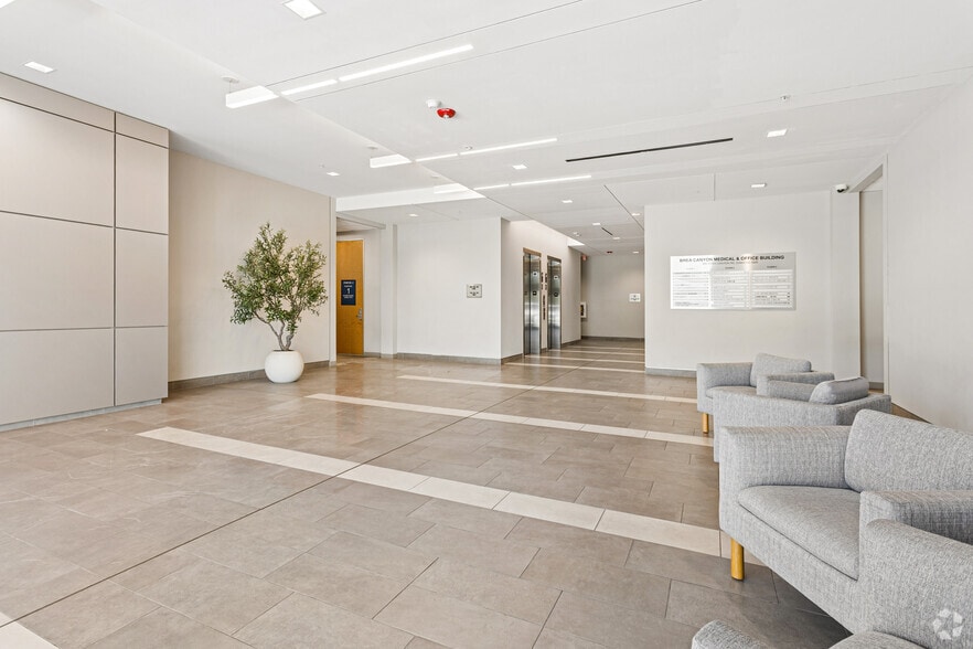 888 S Brea Canyon Rd, Diamond Bar, CA for lease - Lobby - Image 3 of 12