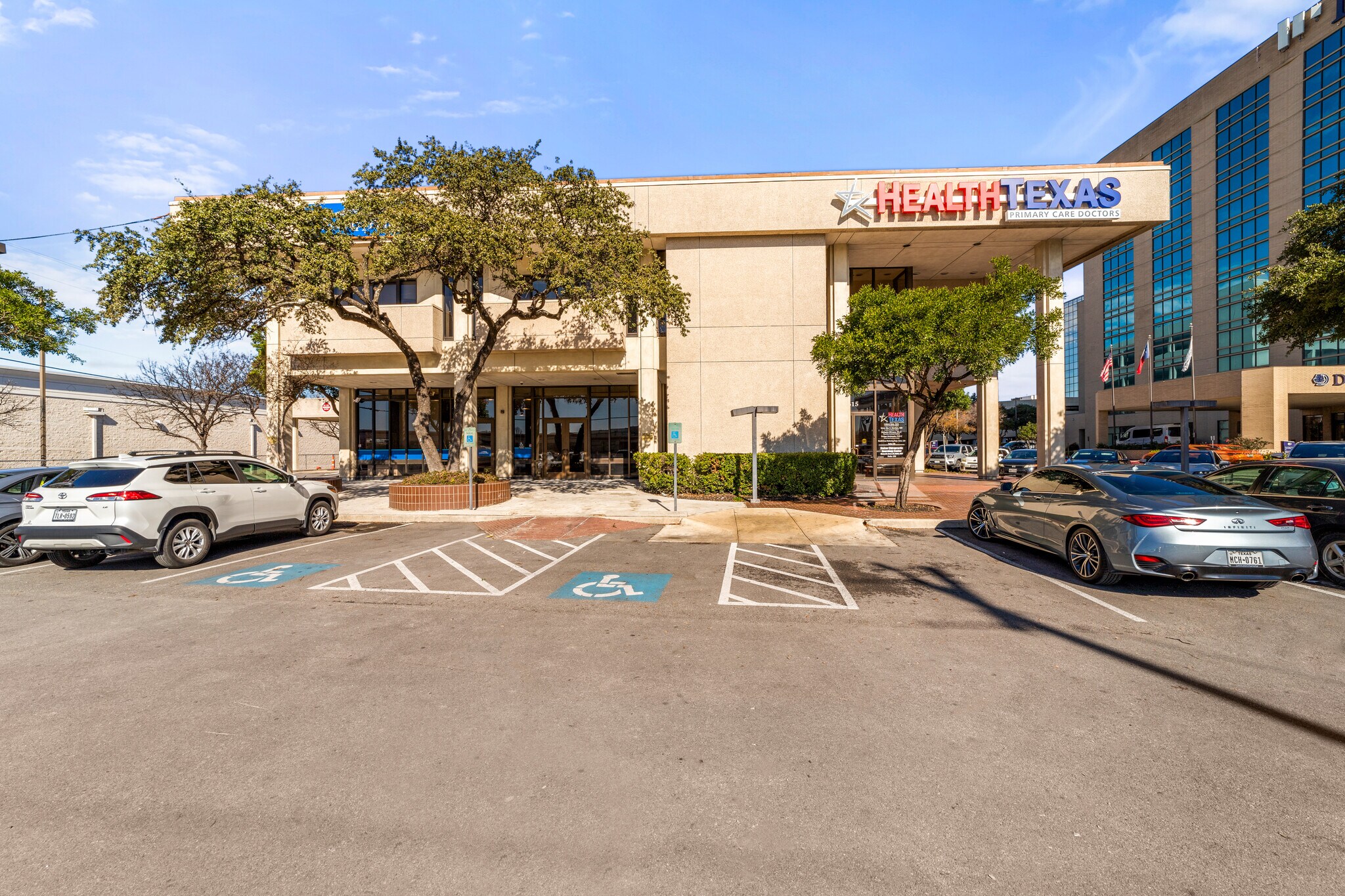 615 NW Loop 410, San Antonio, TX à louer Photo du bâtiment- Image 1 de 11