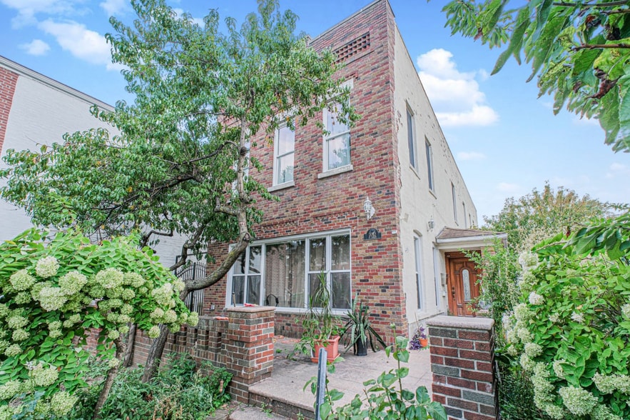 2042 72nd St, Brooklyn, NY for sale - Building Photo - Image 1 of 14