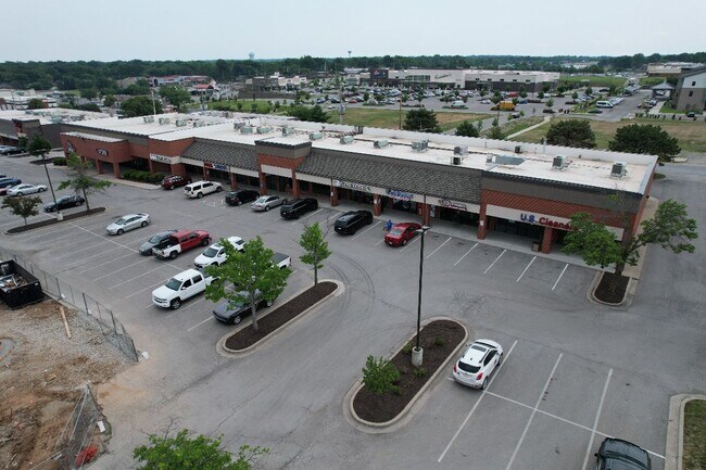 More details for 746-802 W 40 Hwy, Blue Springs, MO - Medical, Retail for Lease