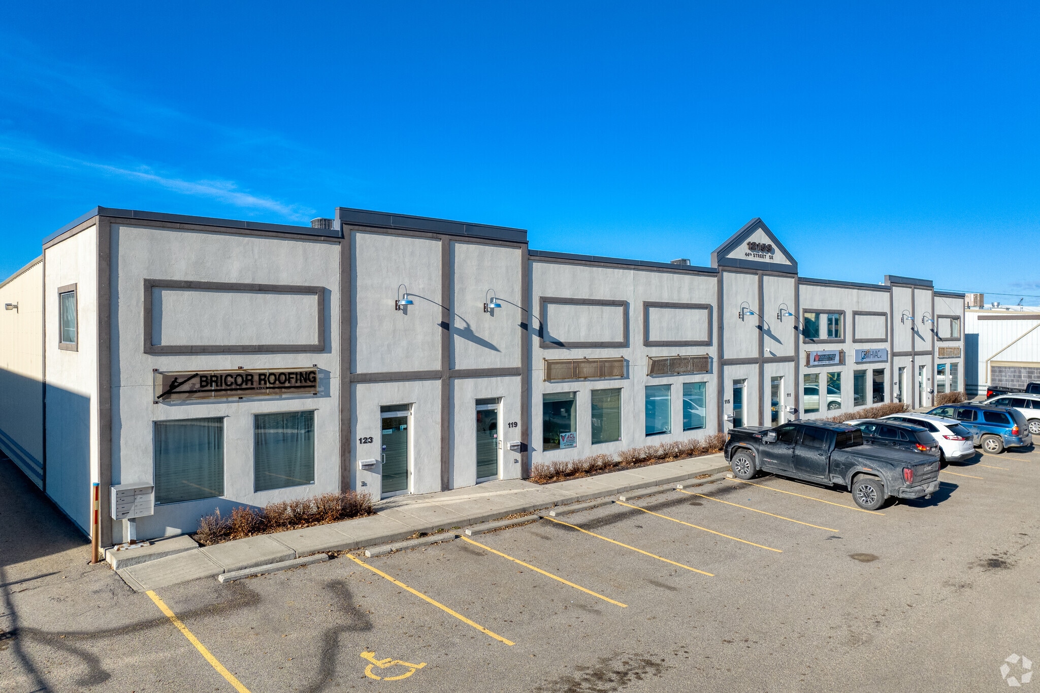 12159 44th St SE, Calgary, AB for sale Primary Photo- Image 1 of 1
