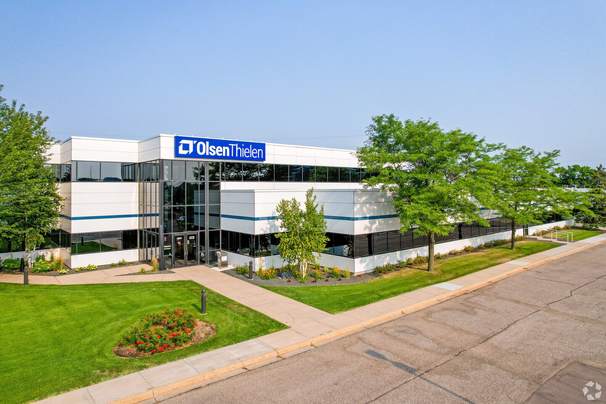 2675 Long Lake Rd, Roseville, MN for lease Primary Photo- Image 1 of 17