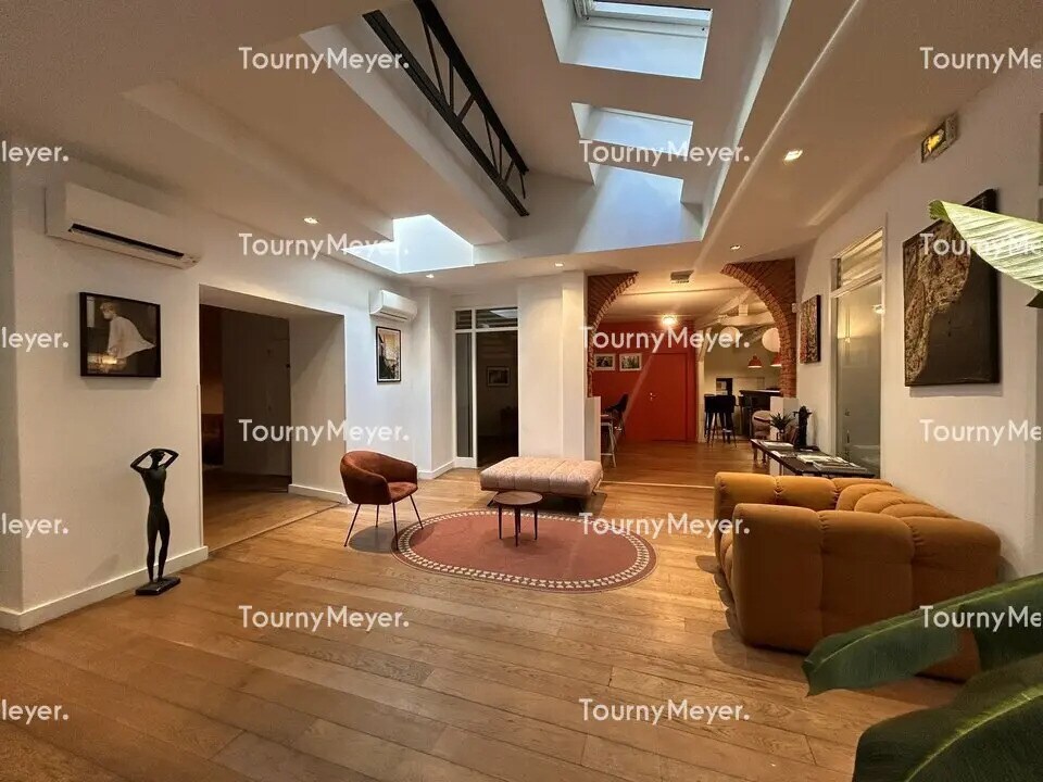 Office in Toulouse for lease Building Photo- Image 1 of 13