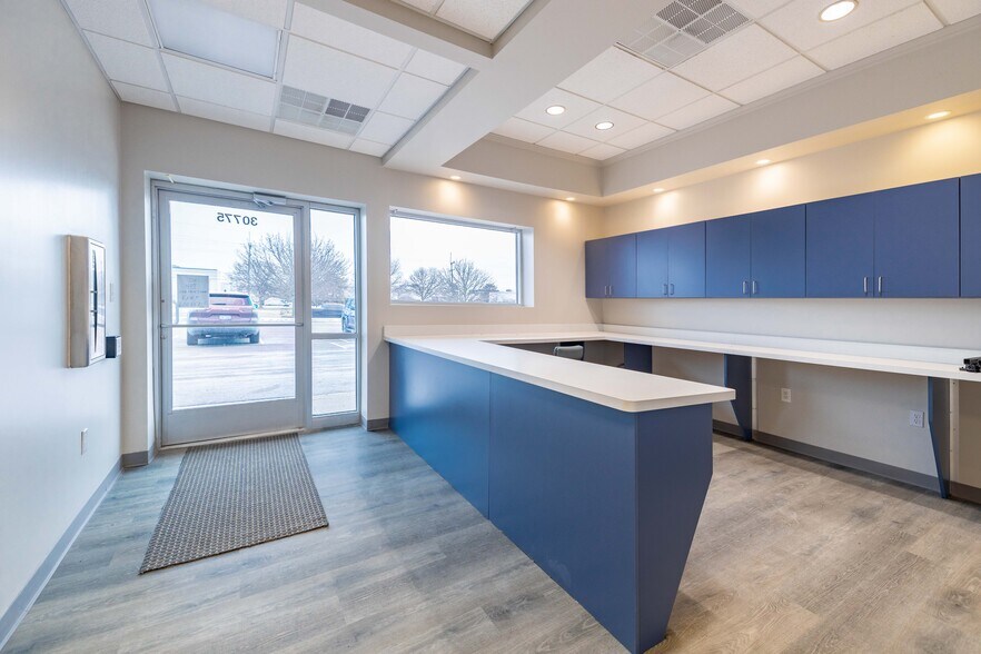 30773-30785 Stephenson Hwy, Madison Heights, MI à louer - Photo intérieure - Image 3 de 6