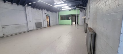 Ventnor St, Bradford for lease Interior Photo- Image 1 of 6