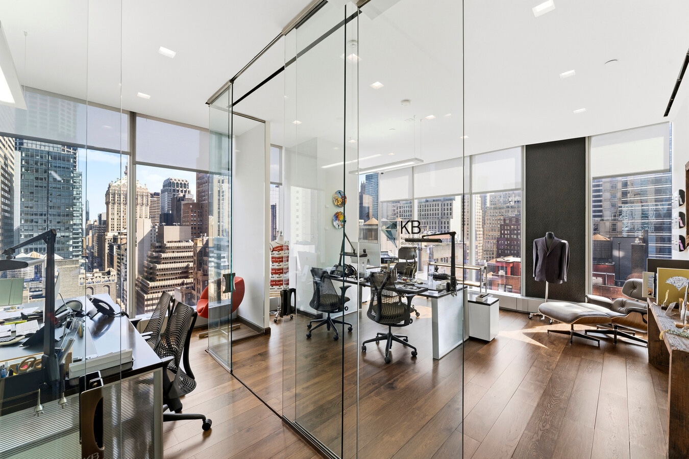 50 W 47th St, New York, NY 10036 - Unité 1808 - - Photo intérieure - Image 2 of 9