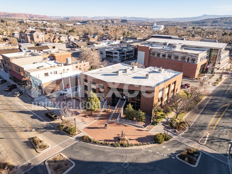 1 S Main St, Saint George, UT à vendre - Photo du bâtiment - Image 2 de 44
