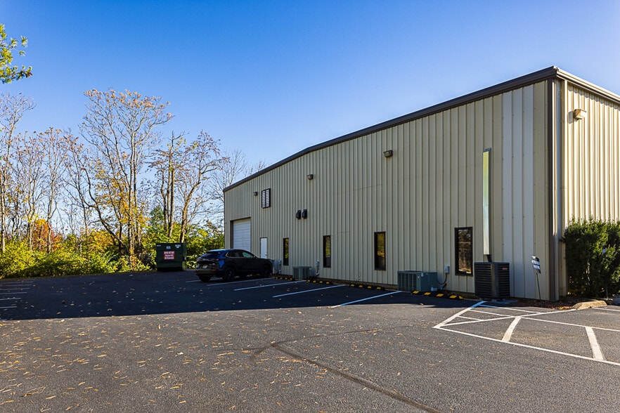 2528 Wesley St, Johnson City, TN for sale - Building Photo - Image 2 of 12