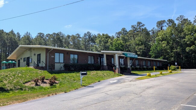 Plus de détails pour 6453 NC 55 Hwy, Durham, NC - Commerce de détail à vendre