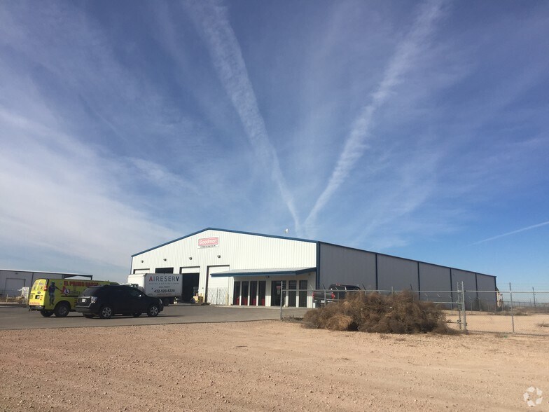 12110 W 191 Hwy, Midland, TX à louer - Photo du bâtiment - Image 1 de 8