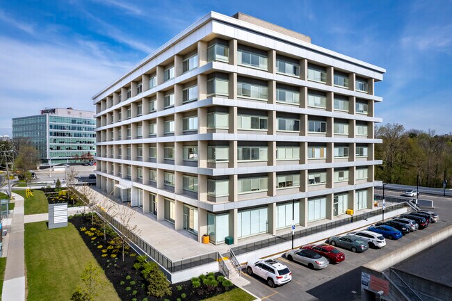 More details for 220 Duncan Mill Rd, Toronto, ON - Office for Lease