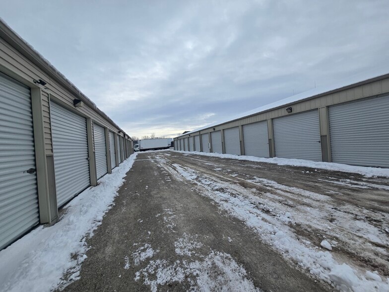 2285 Northern Rd, Neenah, WI for sale - Building Photo - Image 3 of 22