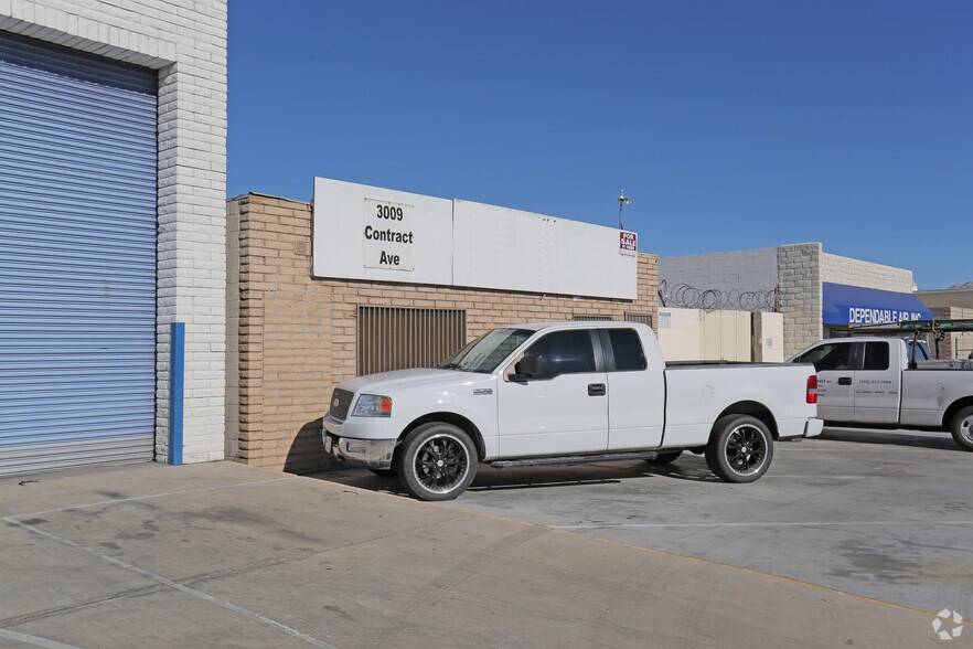 3009 Contract Ave, Las Vegas, NV à vendre - Photo du bâtiment - Image 2 de 9
