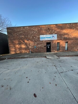 Plus de détails pour 641 Mcway Dr, High Point, NC - Industriel à louer
