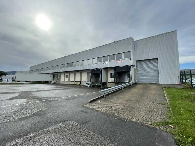 Bureau dans Sucy-en-Brie à louer - Photo du bâtiment - Image 3 de 3