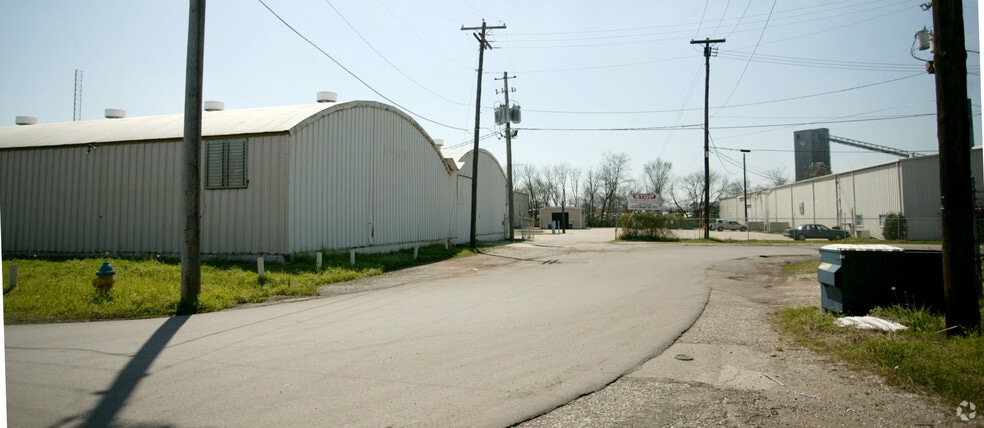 911 Thomason Ave, Birmingham, AL for sale - Building Photo - Image 2 of 5