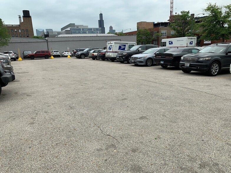 1419 W Carroll Ave, Chicago, IL à louer - Photo du bâtiment - Image 3 de 10