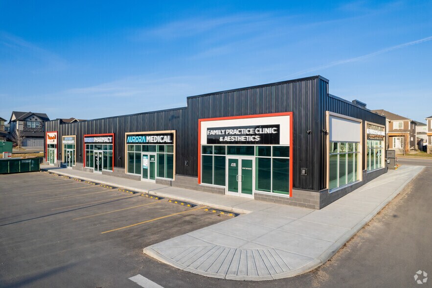 512 Nolan Hill Blvd NW, Calgary, AB for sale - Primary Photo - Image 1 of 1