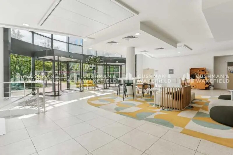 17 Rue Paul Dautier, Vélizy-Villacoublay à louer - Hall d’entrée - Image 2 de 4