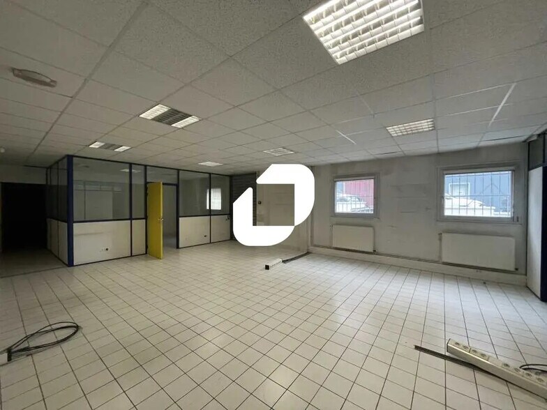 Bureau dans Morangis à louer - Photo du bâtiment - Image 2 de 6