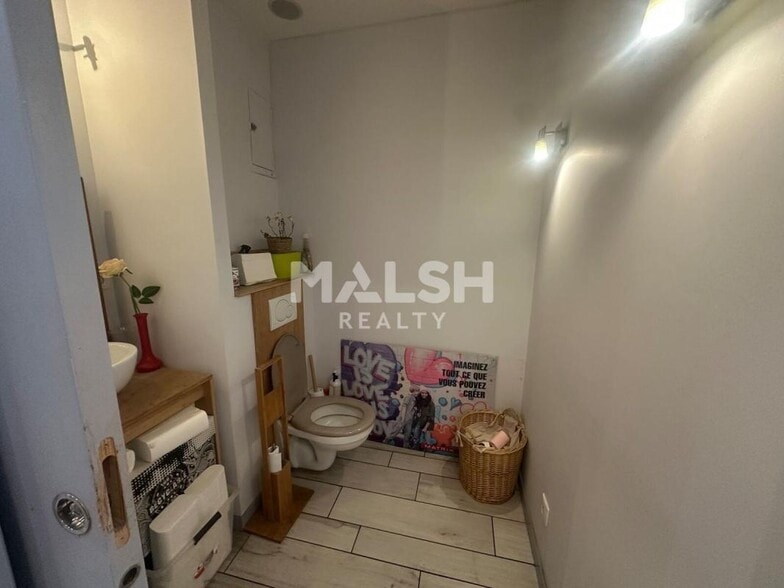 Retail in Lyon for lease - Interior Photo - Image 3 of 8