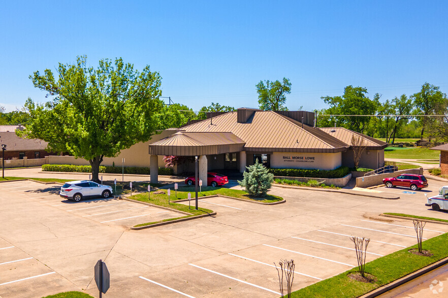 3201 S Berry Rd, Norman, OK à louer - Photo principale - Image 1 de 11