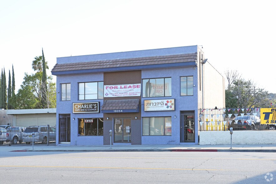 18054 Ventura Blvd, Tarzana, CA à louer - Photo principale - Image 1 de 11