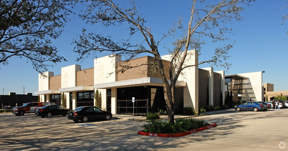 1437 Highway 6, Sugar Land, TX for lease - Building Photo - Image 3 of 33