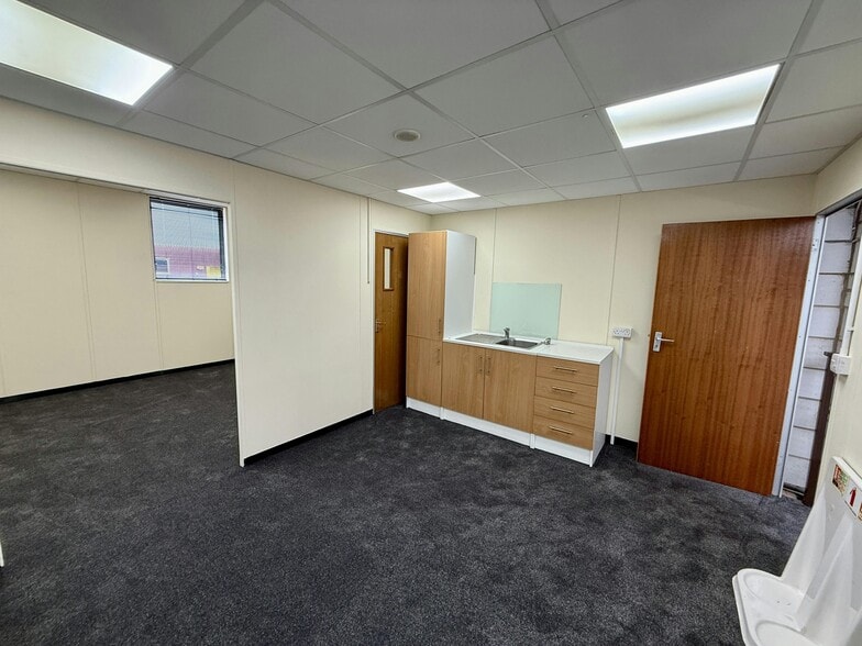 Liberty Clos, Three Legged Cross for lease - Building Photo - Image 3 of 6