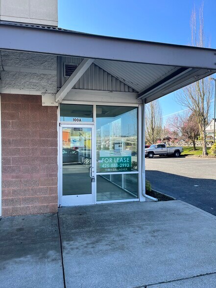 26477 72nd Ave NW, Stanwood, WA à louer - Photo du bâtiment - Image 3 de 6