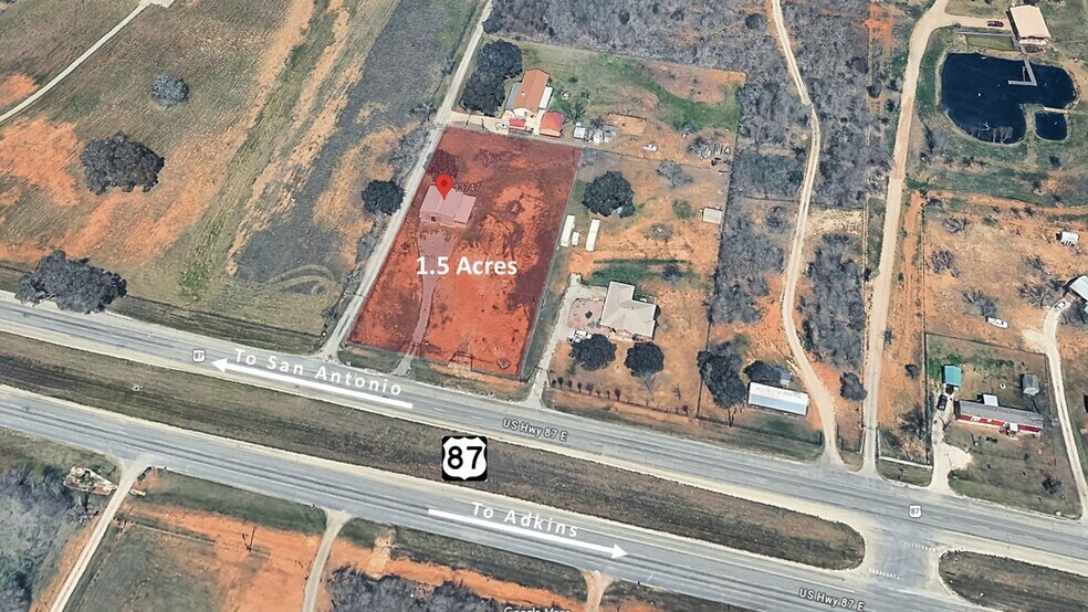 13747 US Highway 87 S, Adkins, TX à louer - Photo du bâtiment - Image 3 de 25