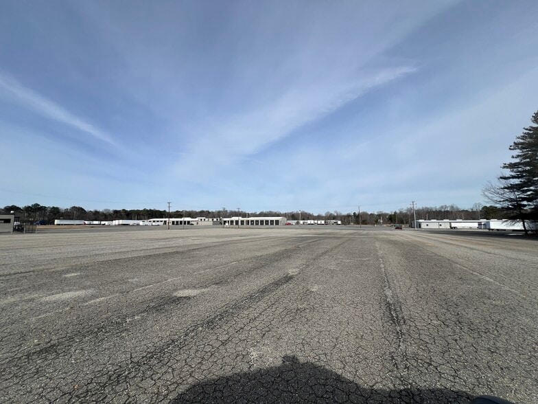 Carolina Logistics Park portfolio of 8 properties for sale on LoopNet.ca - Primary Photo - Image 2 of 12
