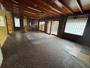 Retail in Cornellà de Llobregat, Barcelona for lease Interior Photo- Image 1 of 9