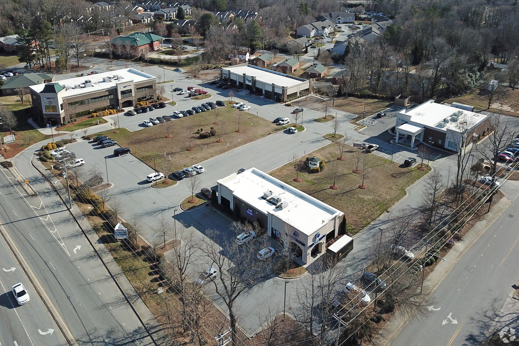 1380 Eastchester Dr, High Point, NC for lease Primary Photo- Image 1 of 18